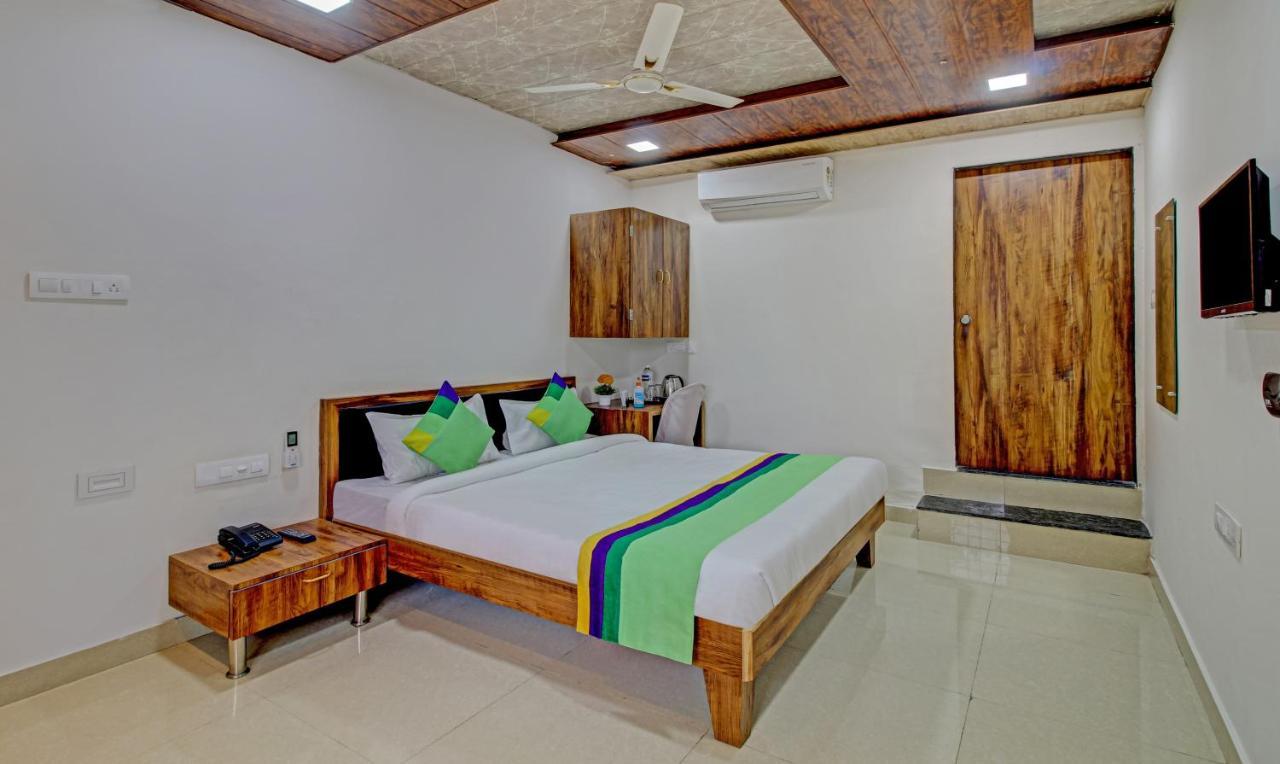 Sai Samrat Resort Satara Ngoại thất bức ảnh