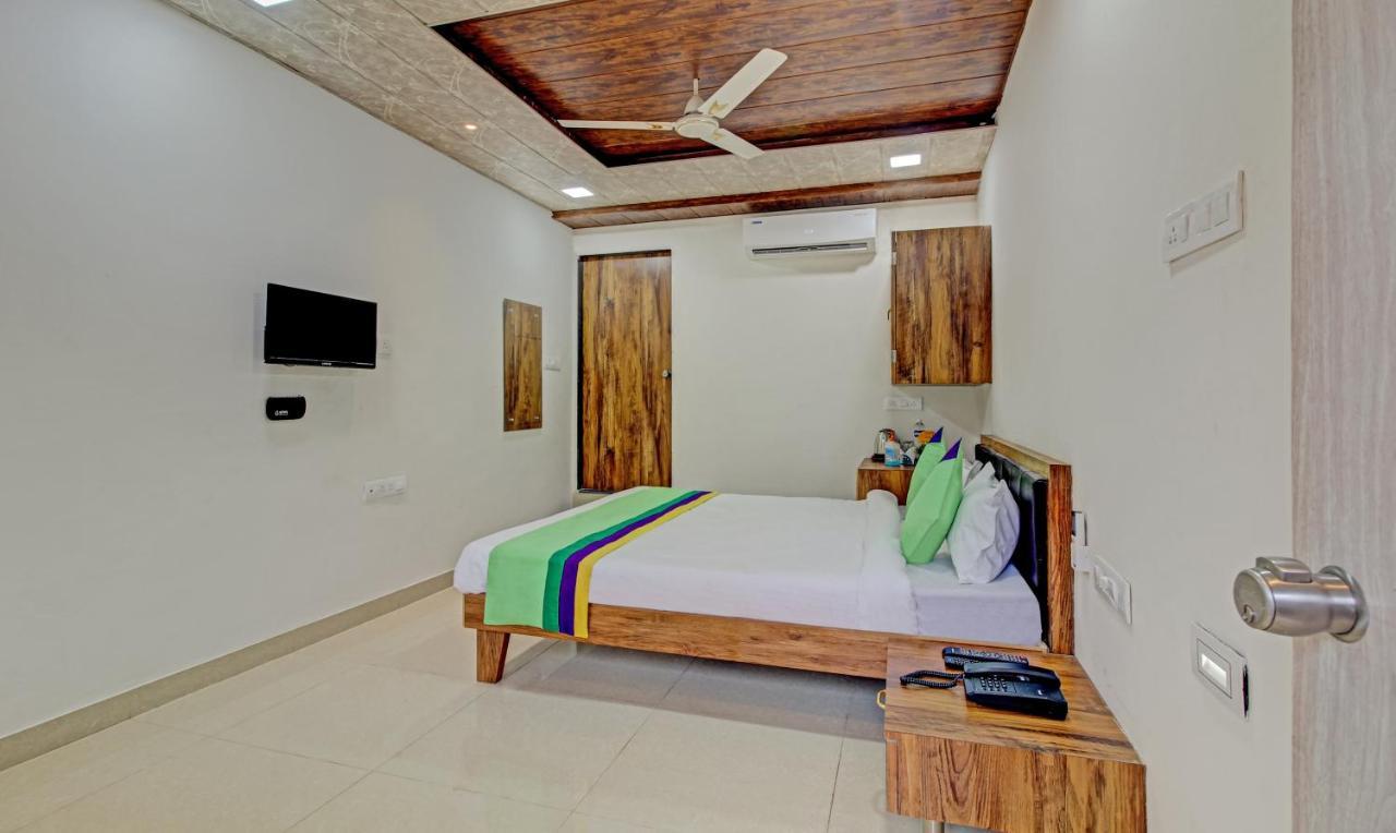 Sai Samrat Resort Satara Ngoại thất bức ảnh