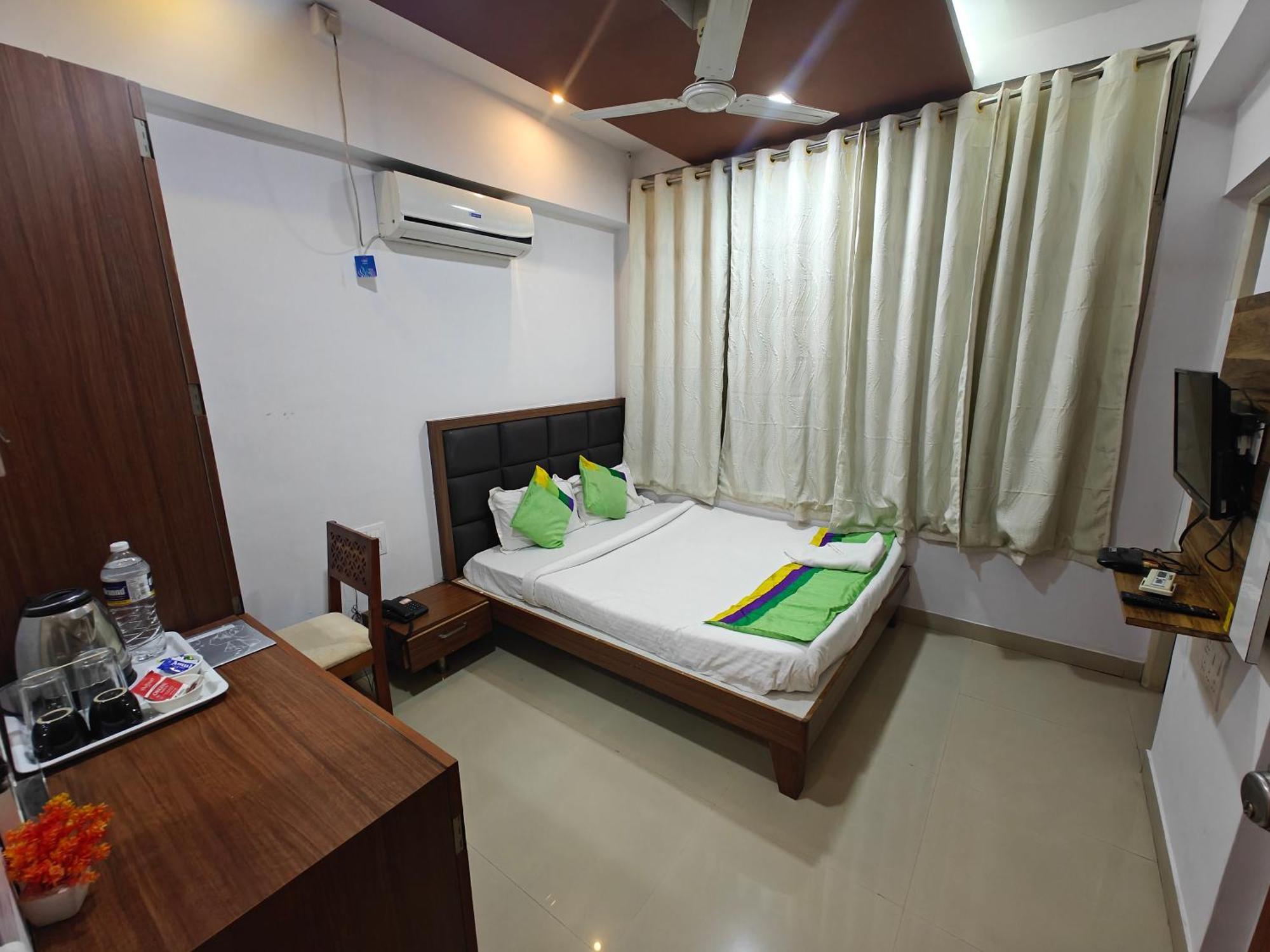 Sai Samrat Resort Satara Ngoại thất bức ảnh